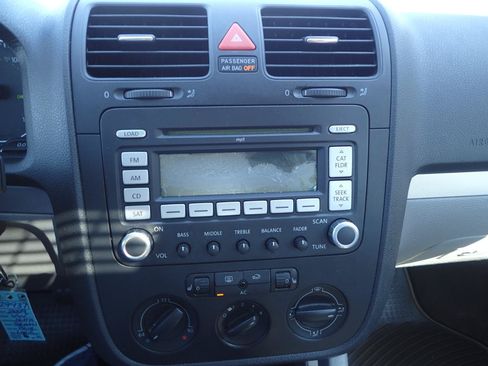 Used 2009 Volkswagen Jetta TDI FWD image 18