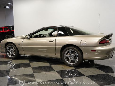 Used 2002 Chevrolet Camaro Z28 w/ SS Performance/Appearance Pkg RWD image 9
