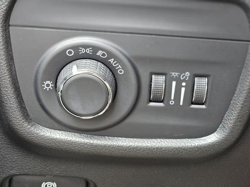 Used 2022 Jeep Grand Cherokee L Laredo w/ Luxury Tech Group I image 20