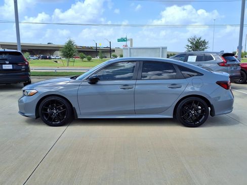 Used 2025 Honda Civic Sport image 3