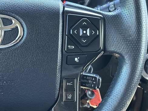 Used 2020 Toyota 4Runner TRD Off-Road AWD/4WD image 28