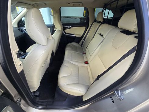 Used 2016 Volvo XC60 T5 Premier w/ Proximity Package AWD/4WD image 15