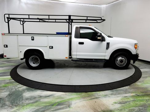 Used 2017 Ford F350 XL w/ Power Equipment Group image 4
