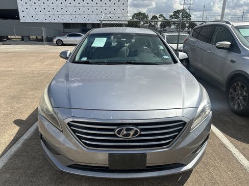 Used 2015 Hyundai Sonata SE w/ Option Group 09 image 2