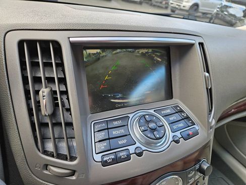 Used 2011 INFINITI G37 Journey w/ Premium Pkg image 9