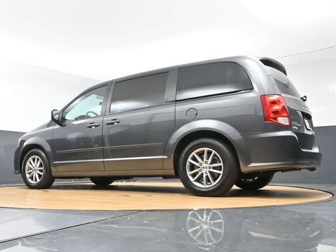 Used 2016 Dodge Grand Caravan SE FWD image 40