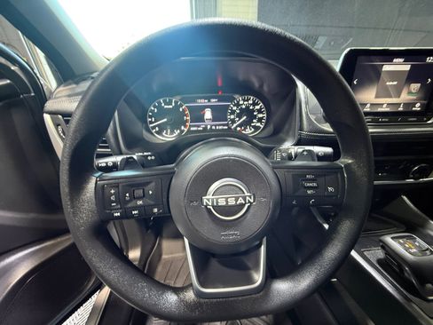 Used 2024 Nissan Rogue S AWD/4WD image 9