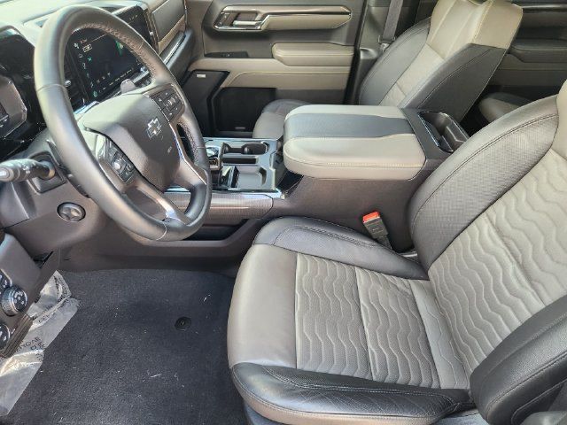Used 2024 Chevrolet Silverado 1500 ZR2 w/ Technology Package AWD/4WD image 12