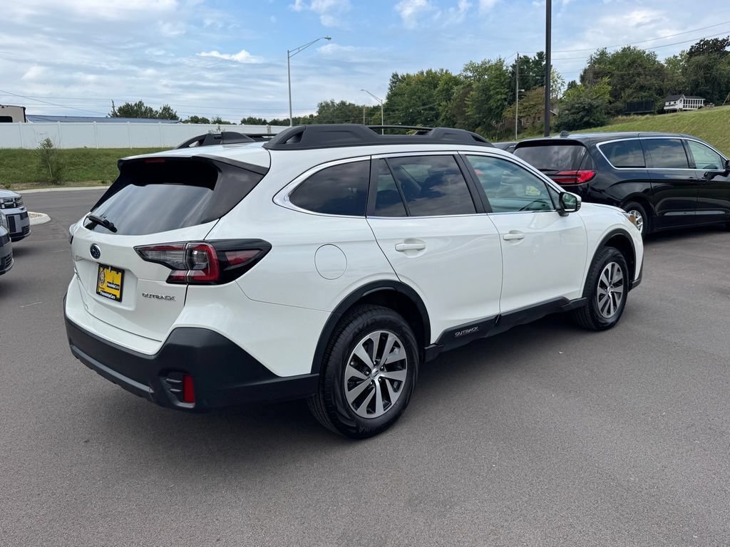 Used 2022 Subaru Outback Premium AWD/4WD image 4