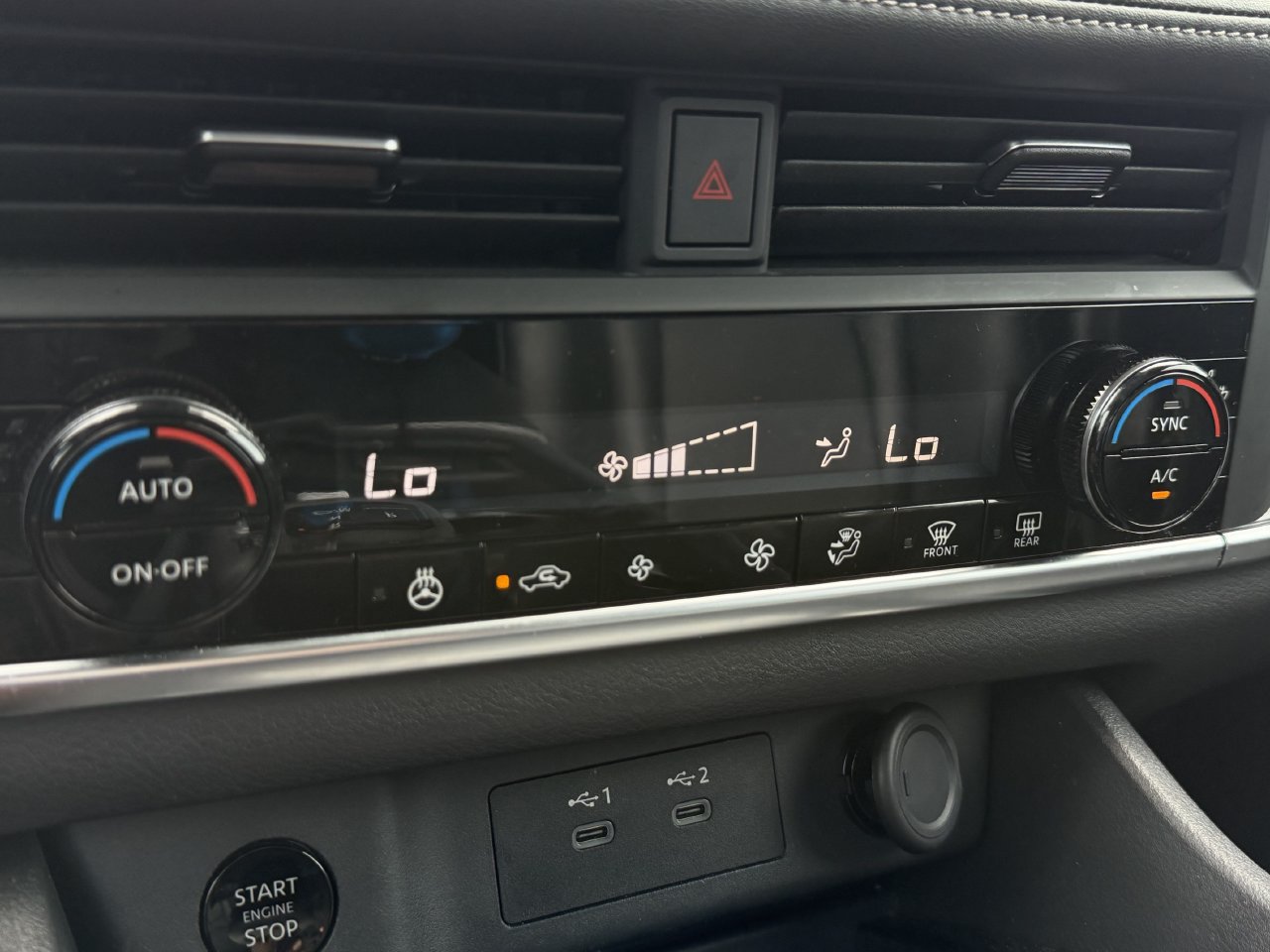 Used 2024 Nissan Rogue SV w/ SV Premium Package FWD image 19
