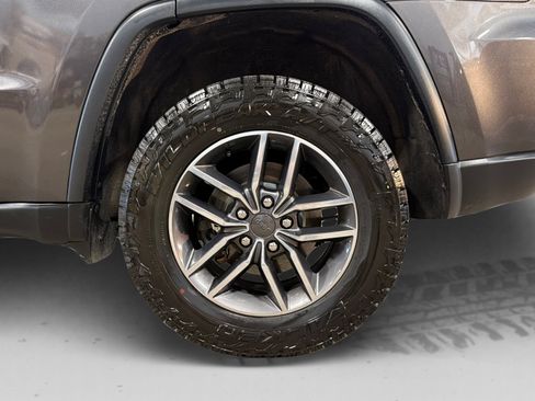 Used 2019 Jeep Grand Cherokee Limited AWD/4WD image 29