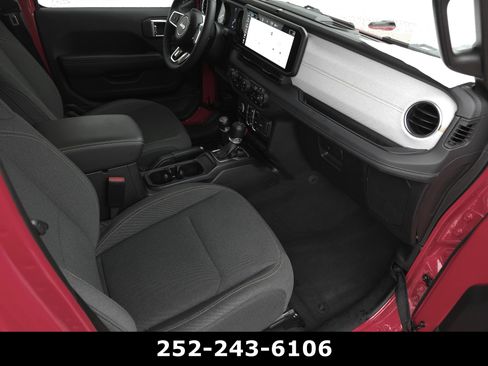 Used 2025 Jeep Wrangler Sahara w/ Safety Group image 43