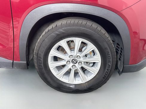 Used 2024 Toyota Grand Highlander FWD image 32