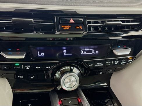 Used 2023 Acura MDX SH-AWD w/ Technology Package image 17