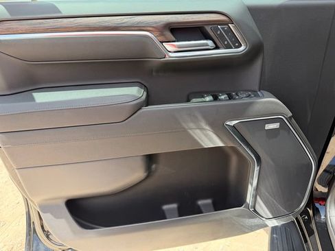 New 2026 GMC Sierra 1500 SLT RWD image 12