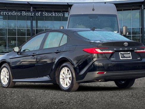 Used 2025 Toyota Camry Hybrid image 6