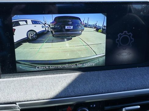 Used 2025 Nissan Kicks SV w/ Charging Package image 4