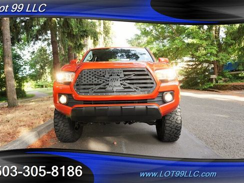 Used 2017 Toyota Tacoma SR5 w/ Tow Package AWD/4WD image 6