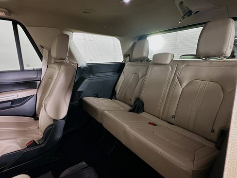 Used 2023 Ford Expedition Limited image 30