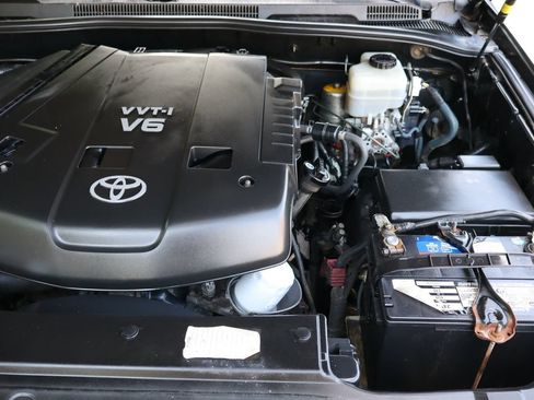 Used 2006 Toyota 4Runner SR5 AWD/4WD image 36