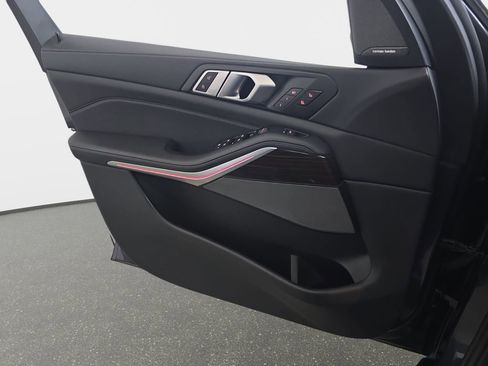 Used 2020 BMW X5 M50i image 28