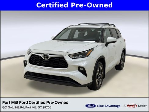 Used 2023 Toyota Highlander XLE image 1