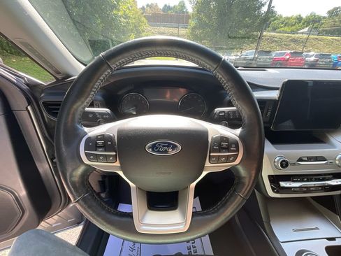 Used 2020 Ford Explorer XLT w/ Comfort Package AWD/4WD image 15