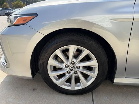 Used 2022 Toyota Camry LE FWD image 13