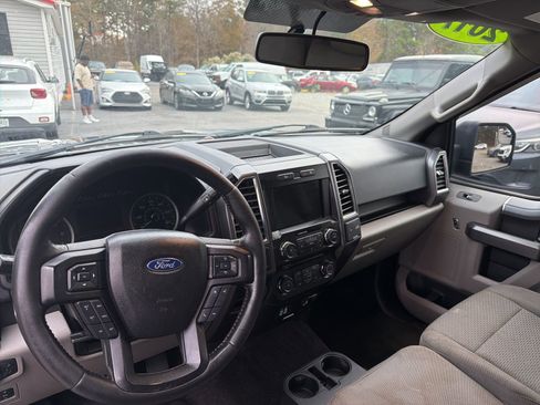 Used 2017 Ford F150 XLT w/ Equipment Group 302A Luxury image 8