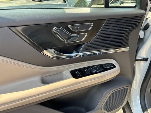 Used 2022 Lincoln Corsair AWD w/ Premium Package image 15