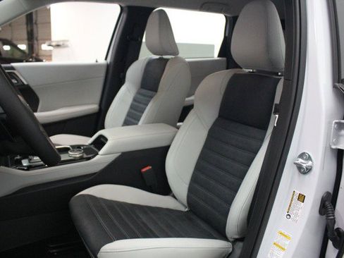 New 2026 Mitsubishi Outlander SE image 7