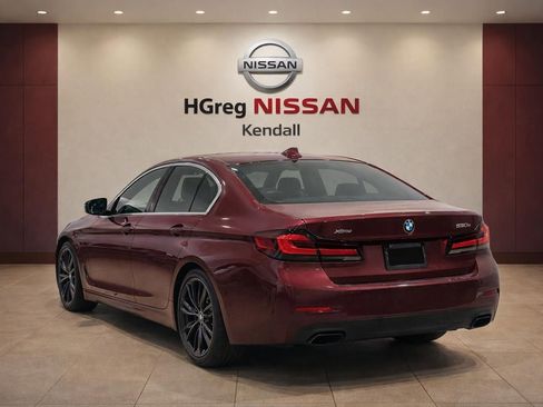 Used 2023 BMW 530e xDrive image 9