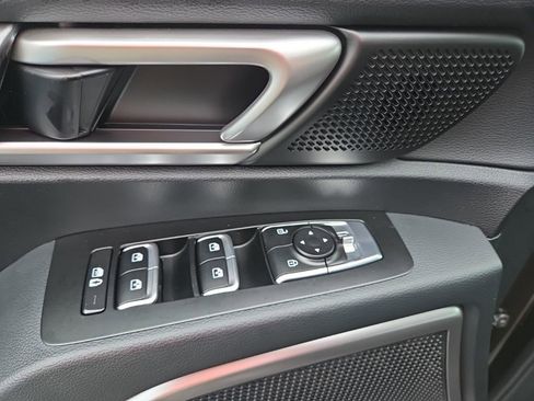 Used 2025 Kia Telluride S FWD image 6