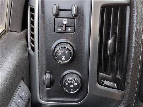 Used 2017 Chevrolet Silverado 1500 LTZ AWD/4WD image 16