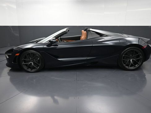 Used 2020 McLaren 720S Spider image 30