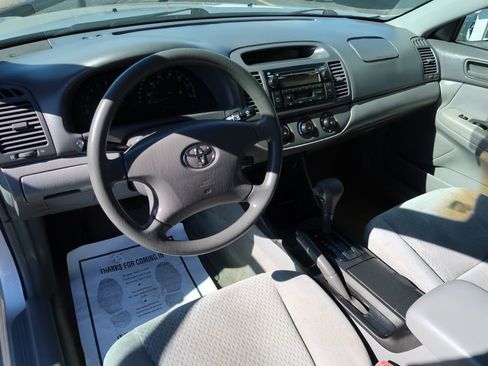 Used 2004 Toyota Camry LE image 6