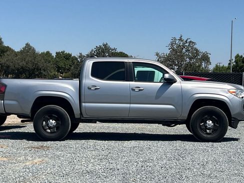 Used 2020 Toyota Tacoma SR w/ SR Convenience Package RWD image 9