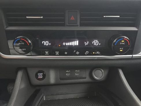 Used 2026 Nissan Rogue SV FWD image 24