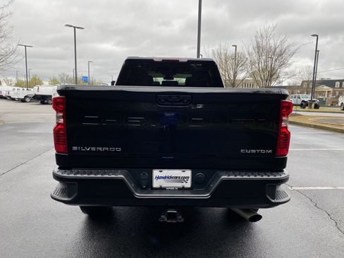 Used 2024 Chevrolet Silverado 2500 Custom w/ Custom Convenience Package image 8