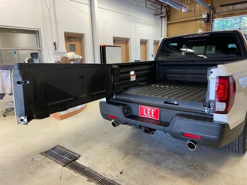 New 2026 Honda Ridgeline Black Edition image 19