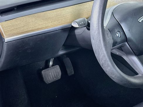 Used 2023 Tesla Model 3 Standard Range RWD image 16