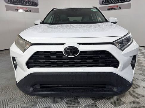 Used 2020 Toyota RAV4 XLE Premium FWD image 9