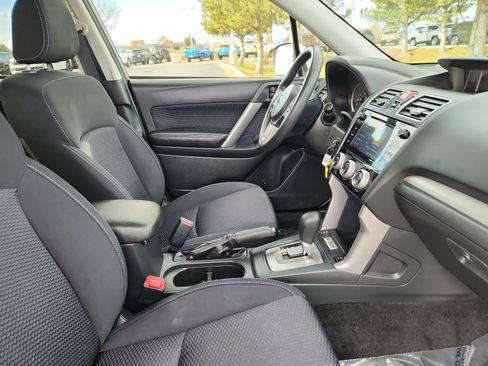 Used 2017 Subaru Forester 2.5i Premium w/ All-Weather Package image 19