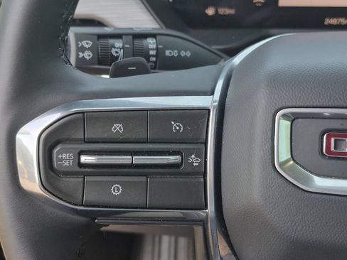 Used 2026 GMC Acadia Elevation w/ Elevation Premium Package FWD image 22