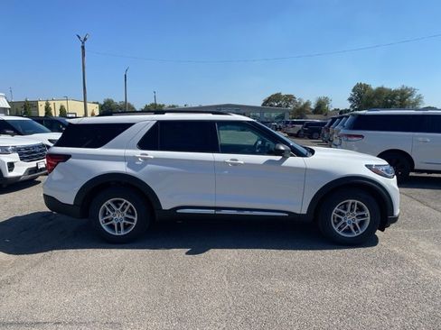 New 2025 Ford Explorer Active w/ Active Comfort Package image 7