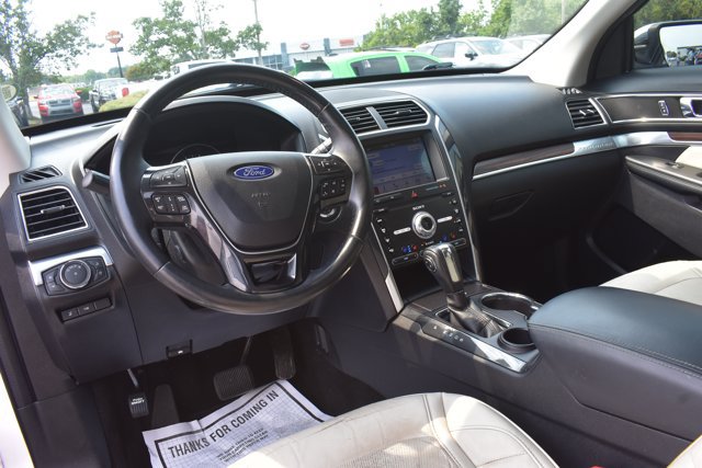 Used 2019 Ford Explorer Limited w/ Limited Luxury Package FWD image 21