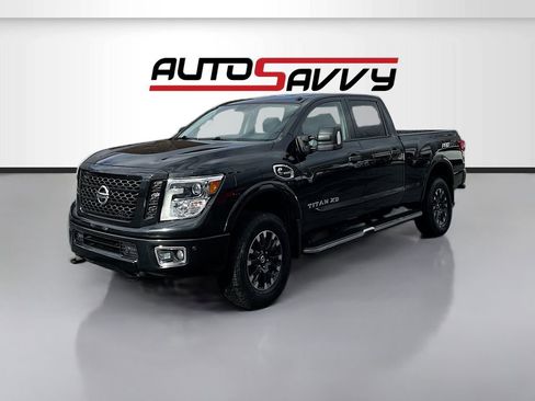Used 2018 Nissan Titan PRO-4X w/ Pro-4x Convenience Package AWD/4WD image 3