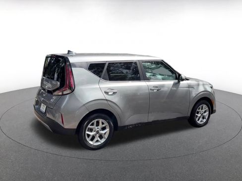 Used 2025 Kia Soul LX w/ LX Technology Package FWD image 14