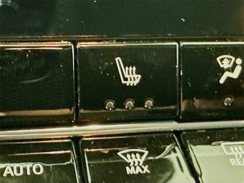 New 2026 GMC Canyon Elevation w/ Convenience Package image 24