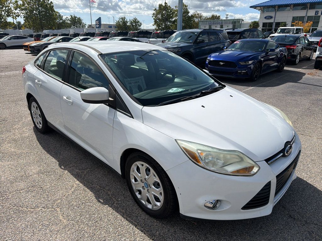 Used 2012 Ford Focus SE FWD image 3